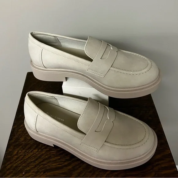 Loafers - Picture 2 of 3